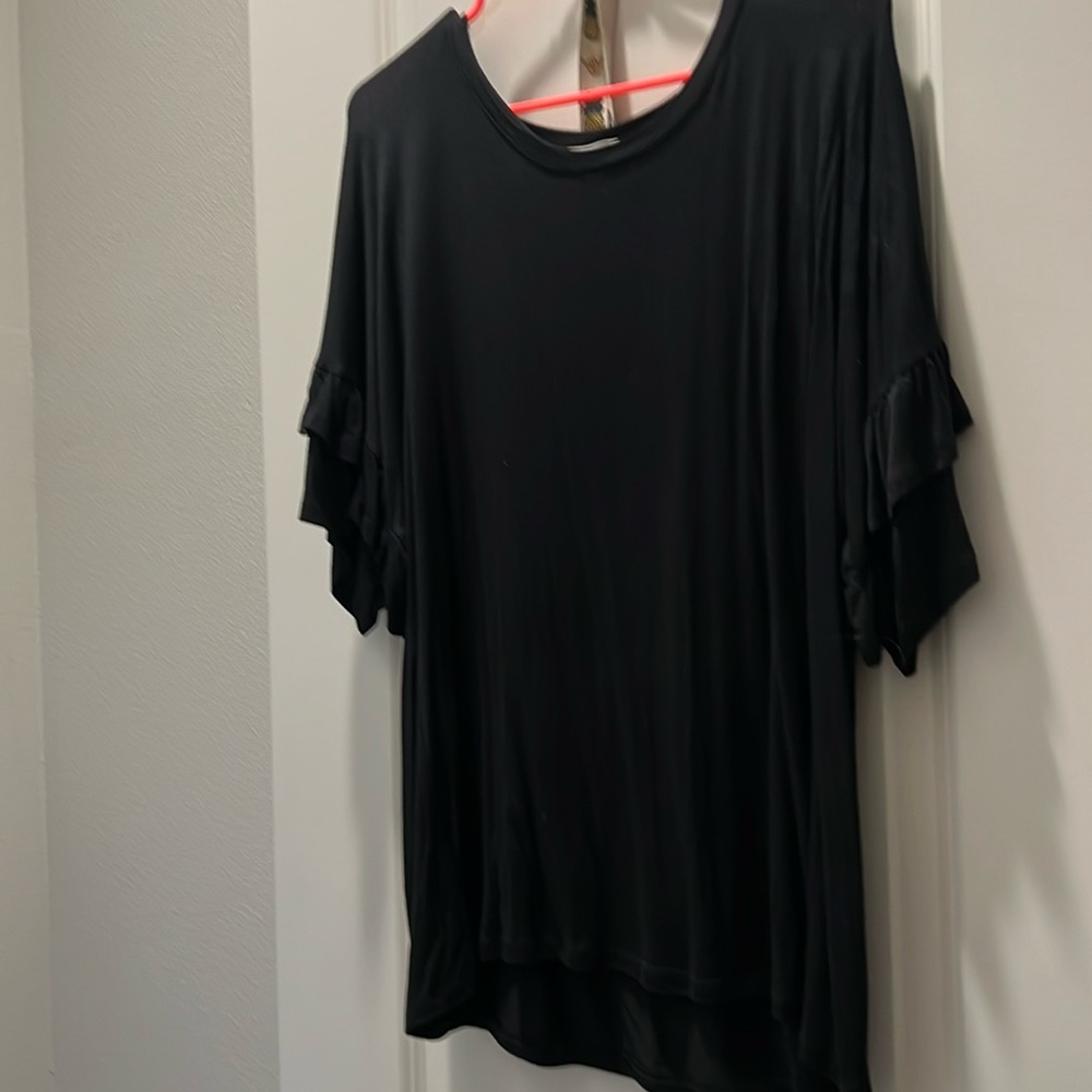 3/4 ruffle sleeve shirt
